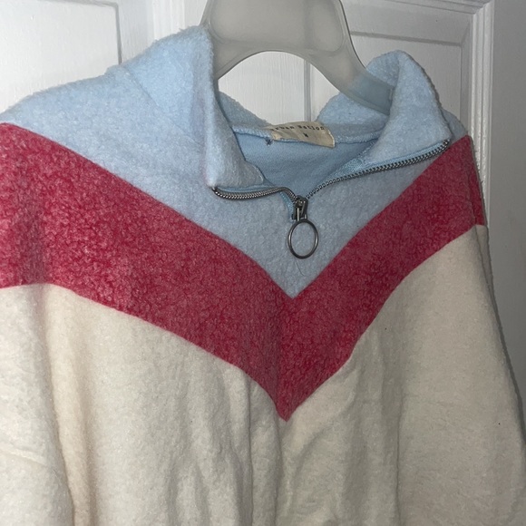 Adorable Sherpa cropped quarter zip sweater - Picture 2 of 4